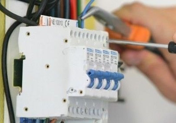 em03-min.jpg